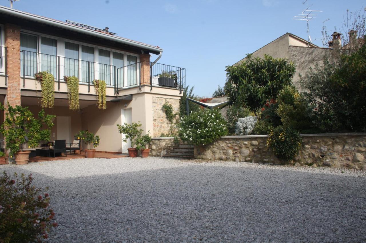 Cascina San Martino Bed & Breakfast Passirano ภายนอก รูปภาพ
