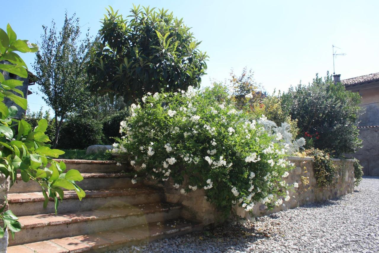 Cascina San Martino Bed & Breakfast Passirano ภายนอก รูปภาพ